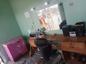 Vente salon de coiffure - Pointe-Noire