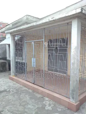 Photo - Villa 7 Pièces à Vendre Moungali Brazzaville