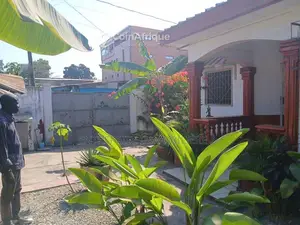 Location villas 8 pièces - Pointe-noire