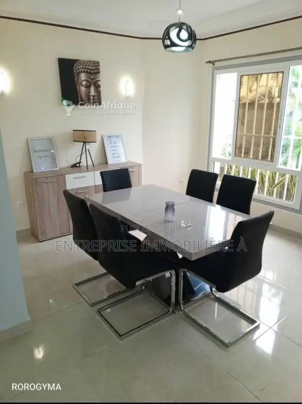 Location appartement meublé 4 pièces - Pointe-Noire