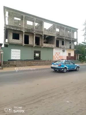 Photo - Vente immeuble inachevée R+2  - Songolo