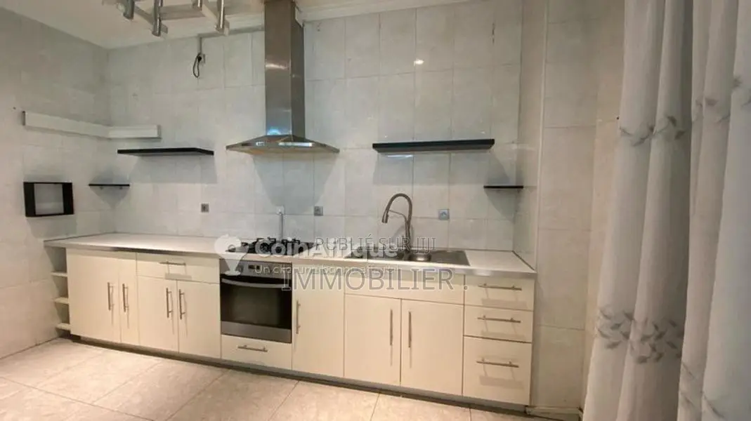 Location appartement meublé 3 pièces - Brazzaville