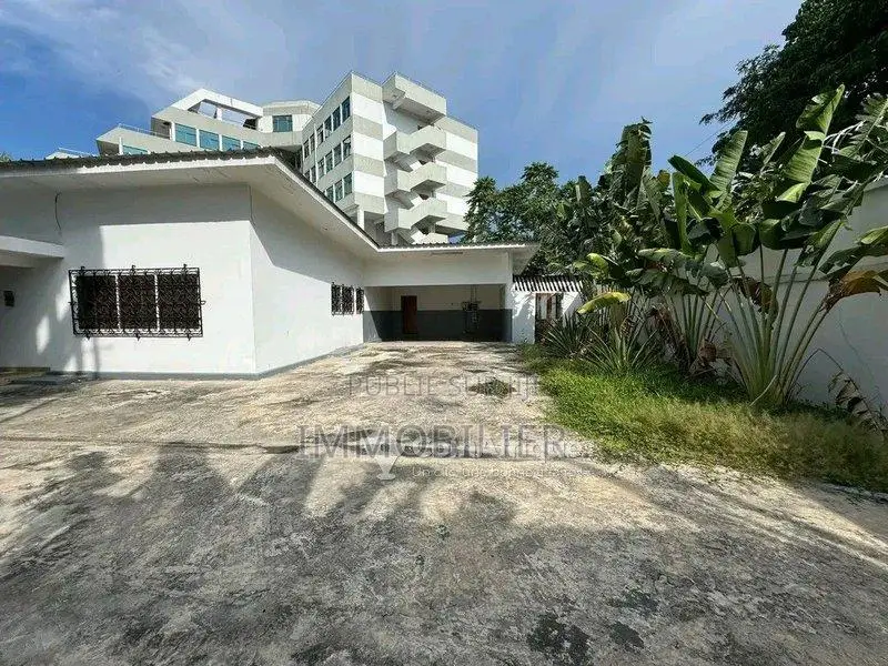 Location villa 5 pièces - centre ville de Brazzaville