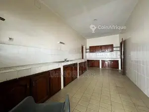 Location villa 5 pièces - centre ville de Brazzaville