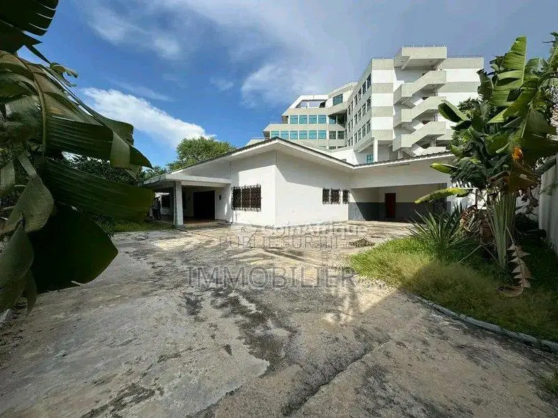 Location villa 5 pièces - centre ville de Brazzaville