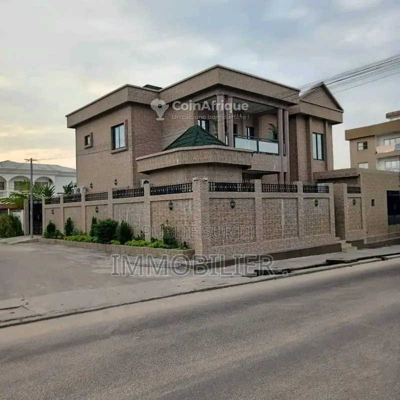 Location villa  à Brazzaville au Plateau des 15 ans