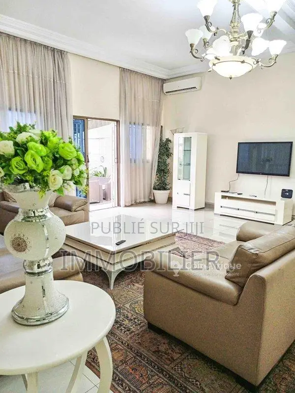 Location villa duplex meublée 4 pièces - Brazzaville
