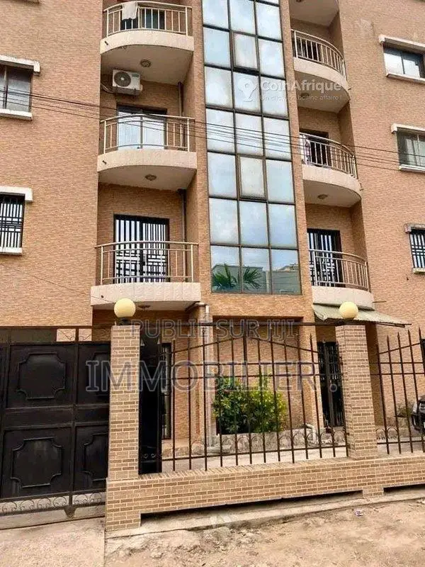 Location appartement 3 pièces  -  Brazzaville au plateau