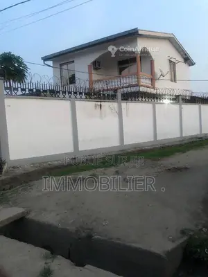 Vente villa  duplex 4 pièces  -  Bacongo