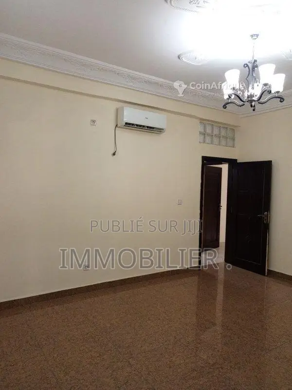 Location bureau  -  Brazzaville