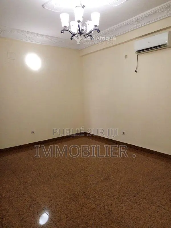 Location bureau  -  Brazzaville