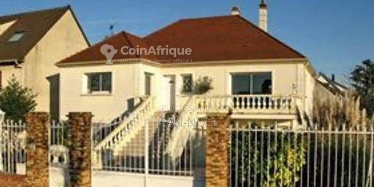 Villa 5 Pièces Bord de Goudron à Vendre Plateaux 15 Ans Brazzaville