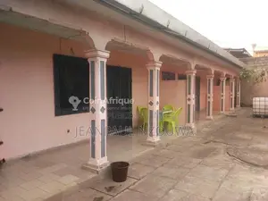 Photo - Immeuble 4 Apparts Loués 550K/Mois Tchimbamba