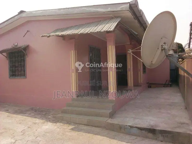 Immeuble 4 Apparts Loués 550K/Mois Tchimbamba