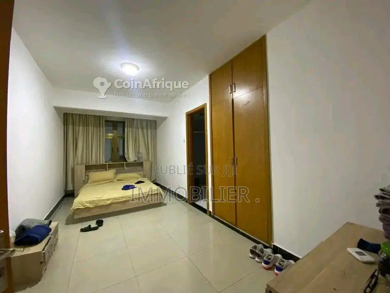 Location apparemment meublé  4 pièces  -Brazzaville