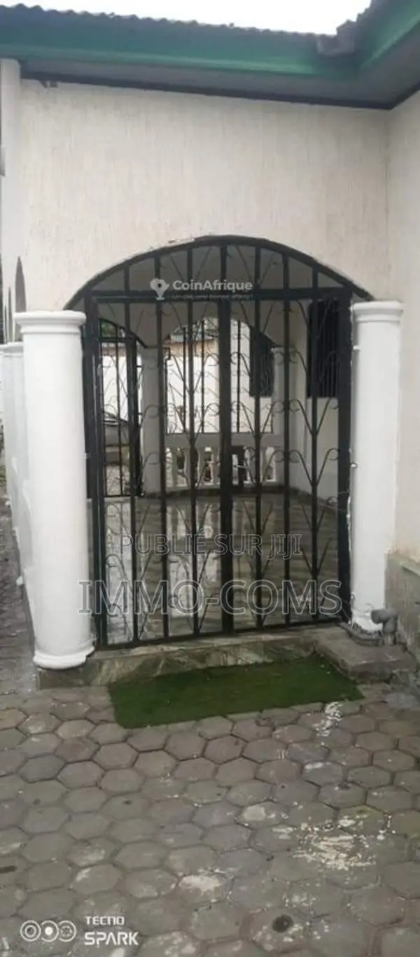 Location villa 04 pièces - Brazaville