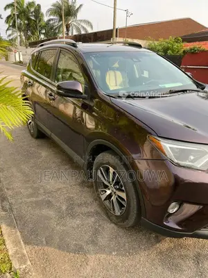 Photo - Location Toyota RAV4 et Véhicules Premium - Tarifs Compétitifs