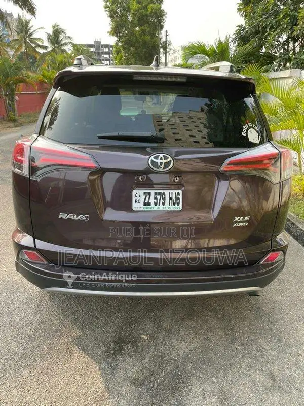 Location Toyota RAV4 et Véhicules Premium - Tarifs Compétitifs