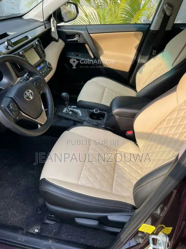 Location Toyota RAV4 et Véhicules Premium - Tarifs Compétitifs