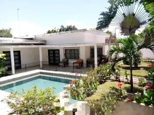 Photo - Location villa avec piscine et jardin 5 pièces - Brazzaville