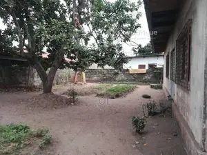 Vente Villa  942 m² - Massissia