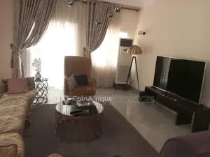 Photo - Location appartement meublé 3 pièces - Mpila