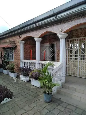 Photo - Terrain commercial - Mont Kamba