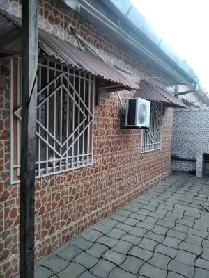 Terrain commercial - Mont Kamba