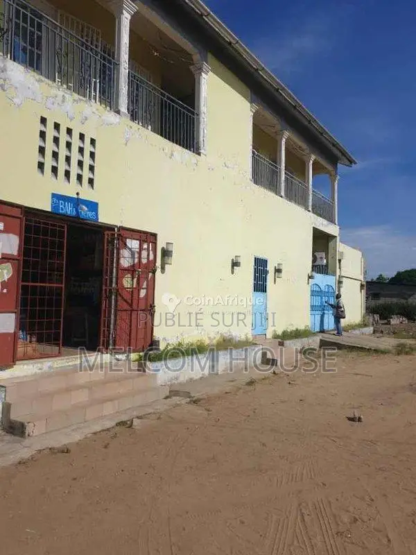 Location 7 appartements - Ngoyo