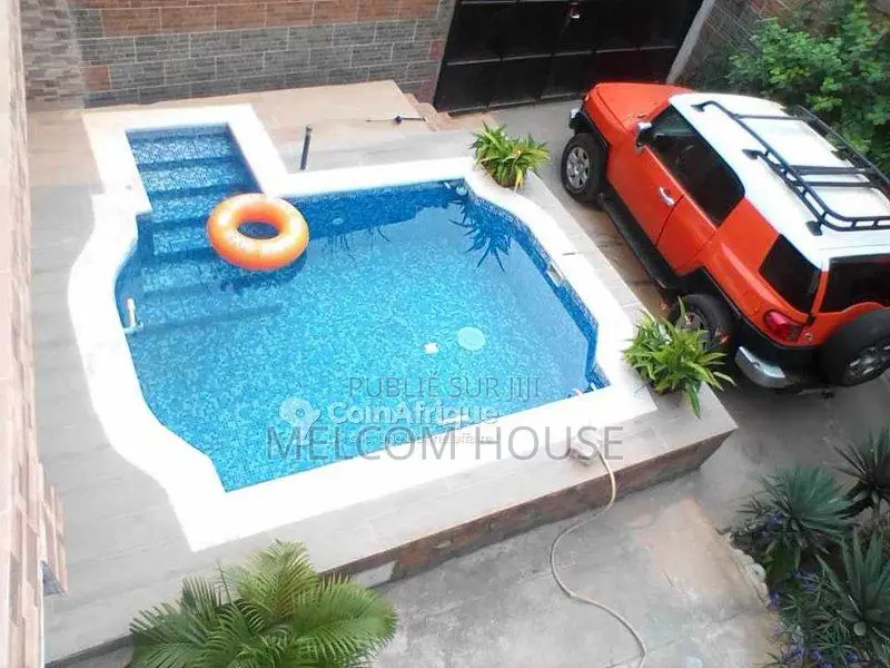 Location studio meublé  2 pièces - Tchimbamba