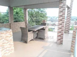 Location studio meublé  2 pièces - Tchimbamba