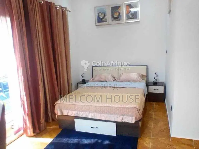 Location studio meublé  2 pièces - Tchimbamba