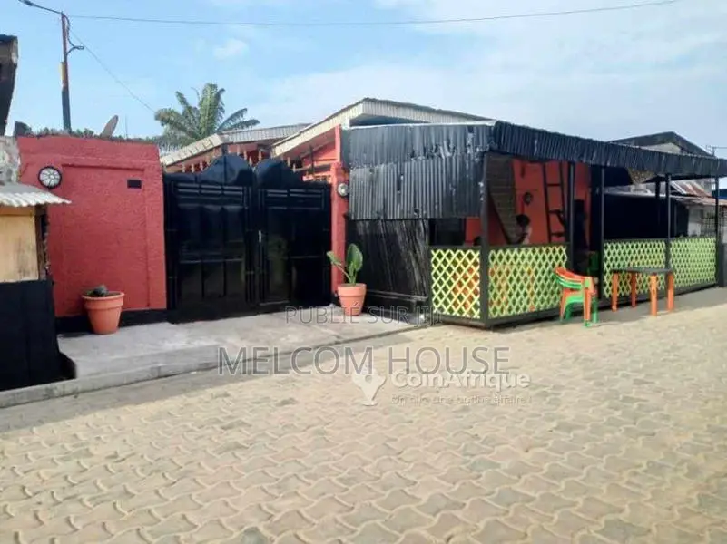 Parcelle commerciale - Nkouikou