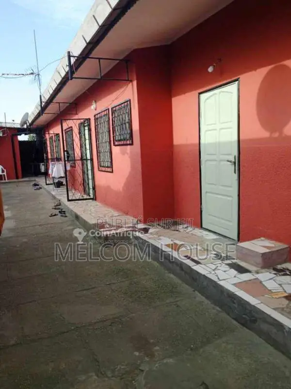 Parcelle commerciale - Nkouikou