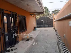 Photo - Vente 6 appartements - Tchimbamba