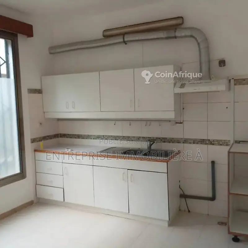 Location villa 9 pièces - Pointe-Noire