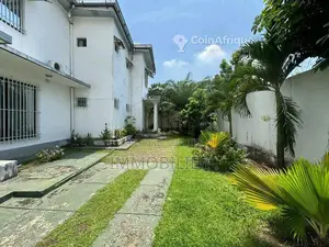 Location villa duplex 4 pièces - ville de Brazzaville