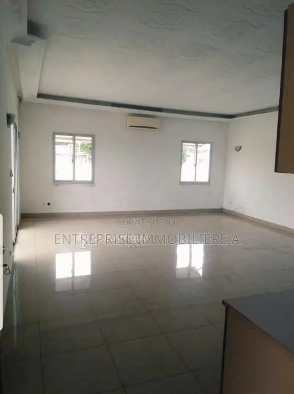 Location appartement 4 pièces - Songolo