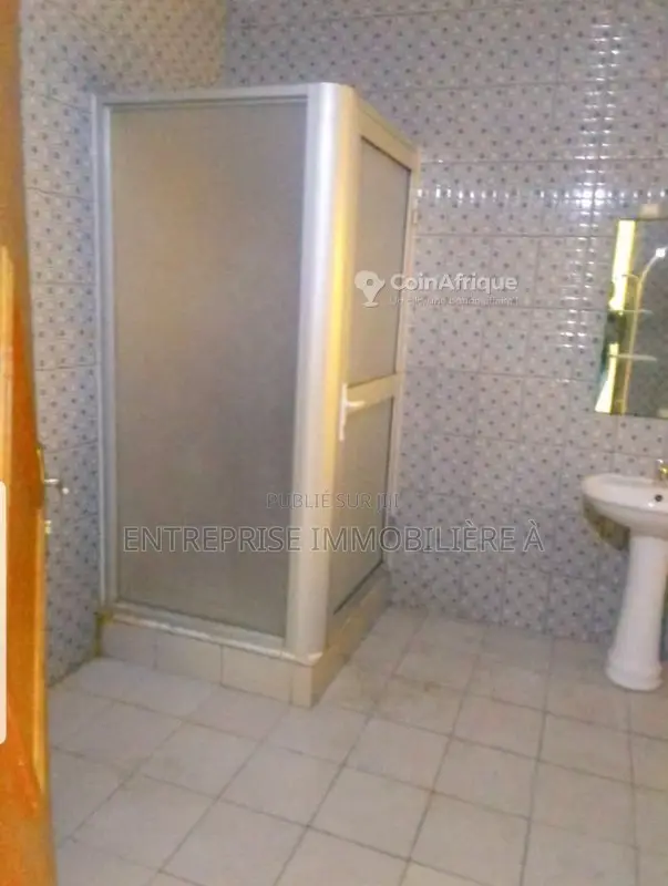 Location appartement 4 pièces - Songolo