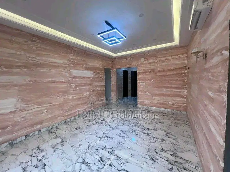 Location appartement 3 pièces - Poto-Poto