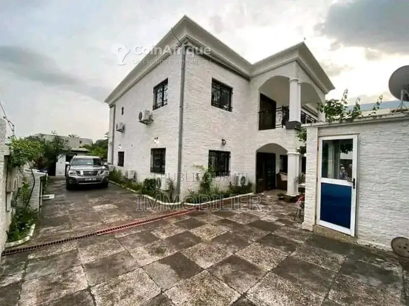 Location  villa 5 pièces -  Ochde  Brazzaville