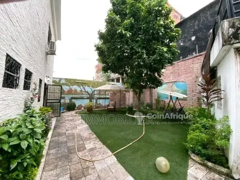 Location  villa 5 pièces -  Ochde  Brazzaville