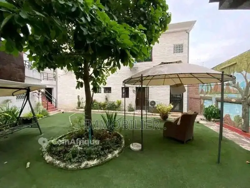 Location  villa 5 pièces -  Ochde  Brazzaville