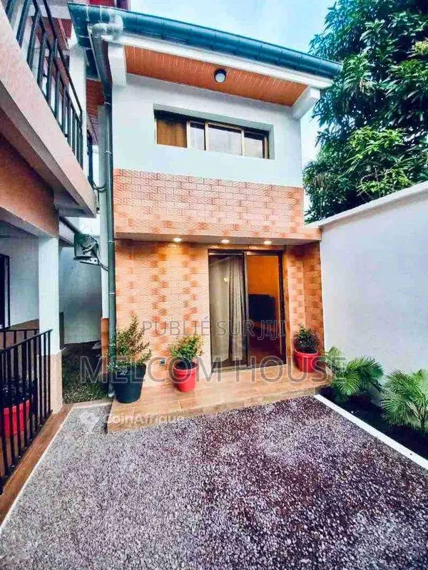 Location studio meublé - Pointe noire