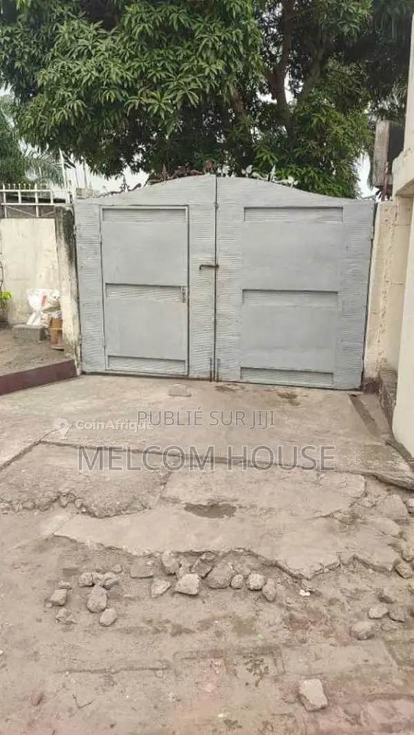 Parcelle + maison 3 pièces - Base Proche de l'aéroport