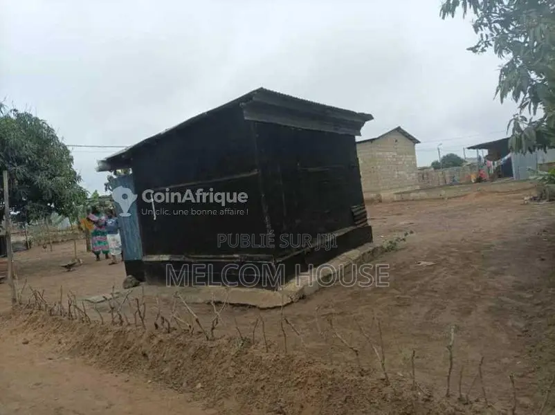 Terrain 250 m² - Ponte Noire