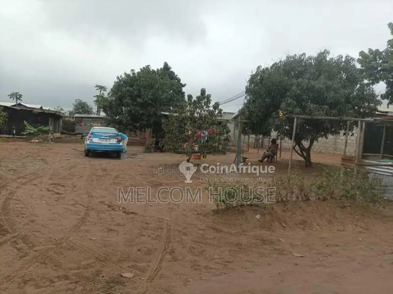 Terrain 250 m² - Ponte Noire