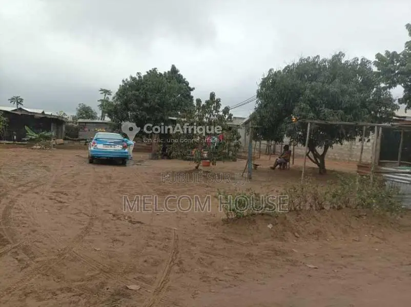 Terrain 250 m² - Ponte Noire