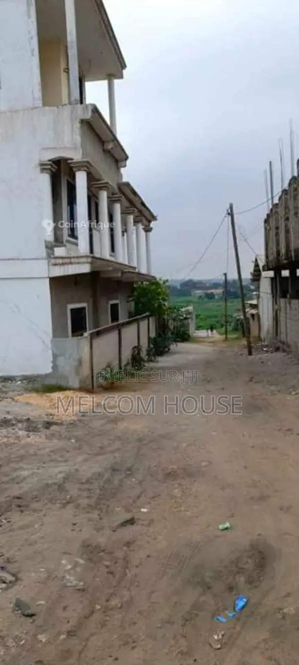 Terrain 250 m² - Pointe Noire