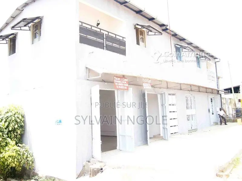 Vente Immeuble 100 m² - Pointe Noire